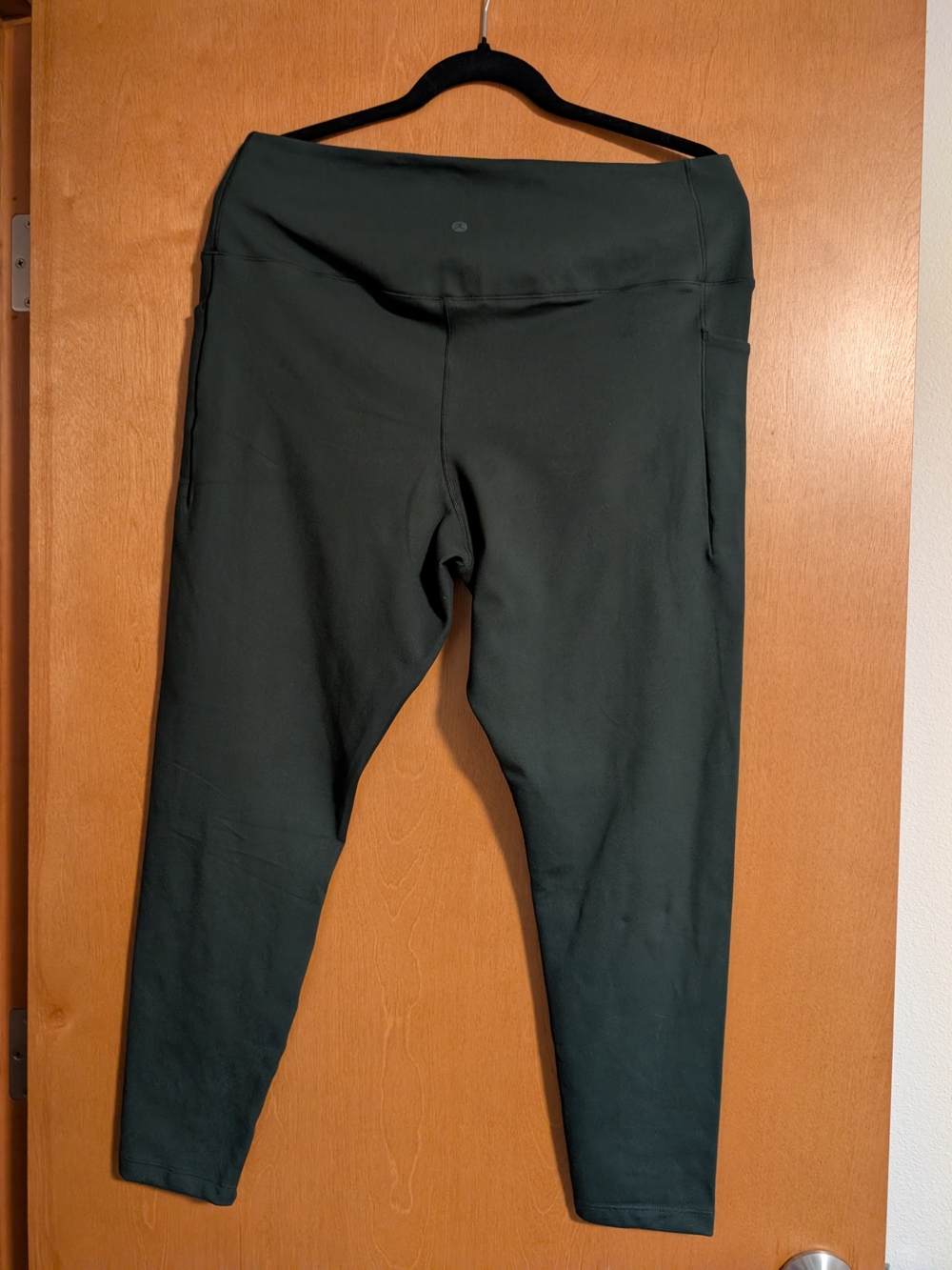 Danskin Forest Green High-Rise Workout Leggings with Side Pockets